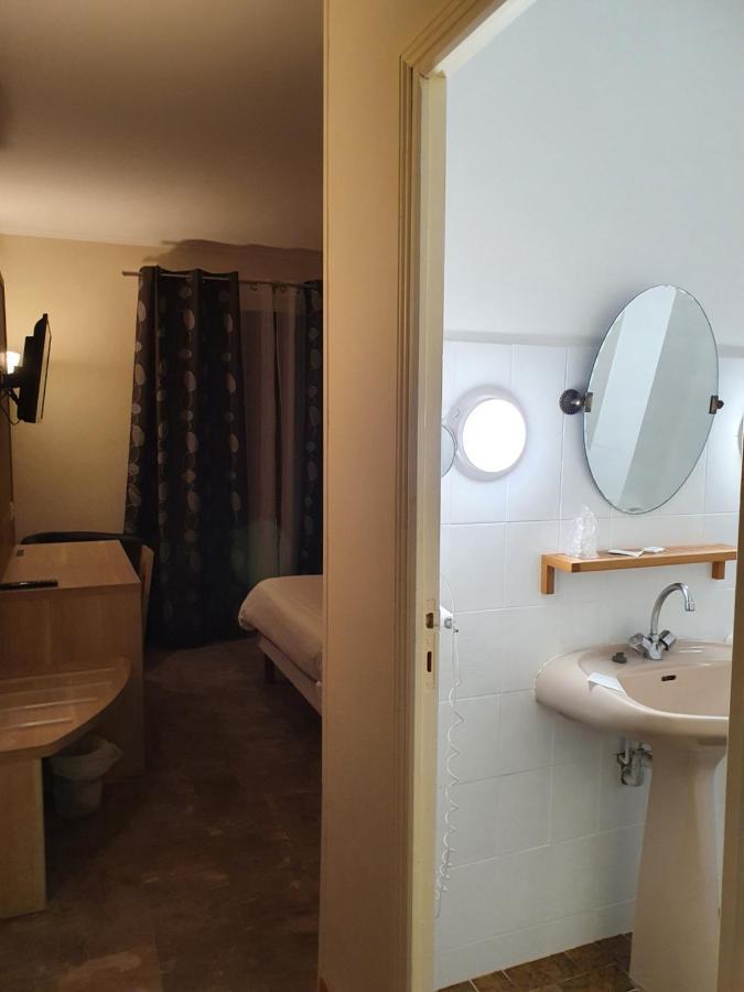 Auberge De La Tour -Appartements- Valros Exterior photo