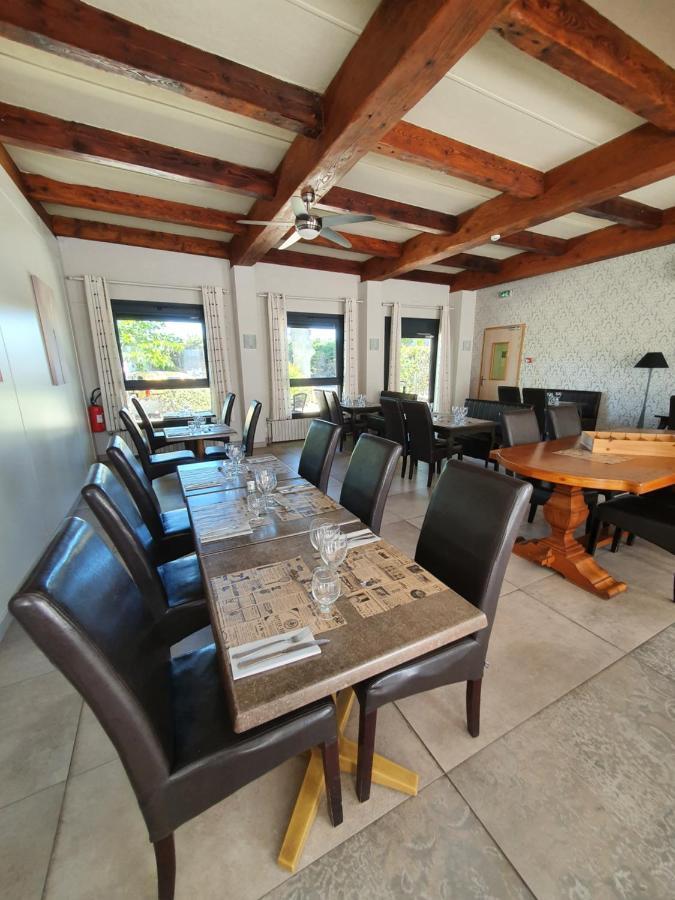 Auberge De La Tour -Appartements- Valros Exterior photo