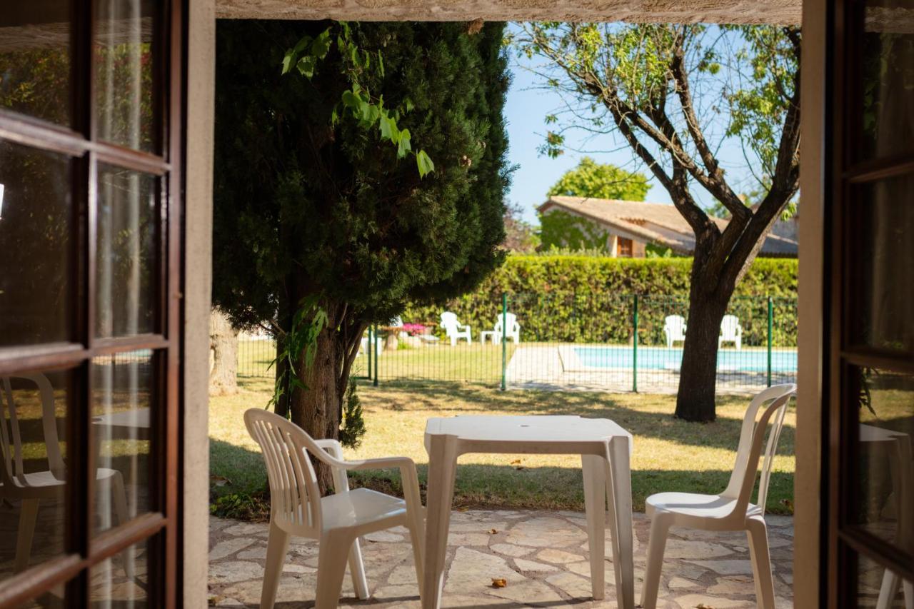 Auberge De La Tour -Appartements- Valros Exterior photo